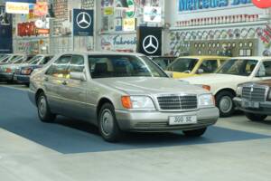 Bild 6/50 von Mercedes-Benz 300 SE (1992)
