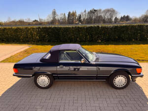 Afbeelding 11/59 van Mercedes-Benz 560 SL (1986)