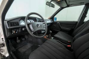 Image 9/50 of Mercedes-Benz 190 D (1986)