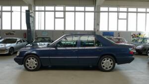 Afbeelding 32/40 van Mercedes-Benz E 420 (1993)