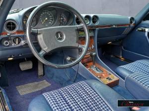 Image 9/23 de Mercedes-Benz 560 SL (1987)