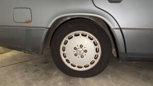 Bild 38/81 von Mercedes-Benz 250 TD (1992)