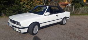 Image 18/55 of BMW 320i (1991)
