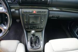 Image 41/52 of Audi RS4 Avant (2001)