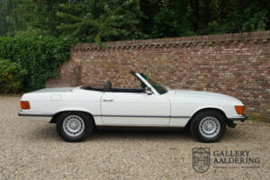 Afbeelding 12/50 van Mercedes-Benz 280 SL (1981)