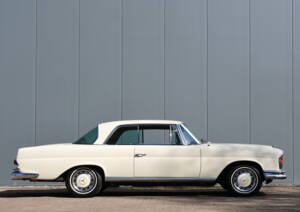Image 1/45 of Mercedes-Benz 280 SE (1968)