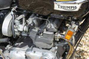 Image 17/39 of Triumph T 150 V Trident (1973)