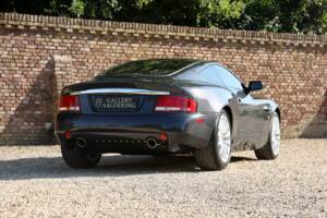 Image 6/50 of Aston Martin V12 Vanquish (2003)