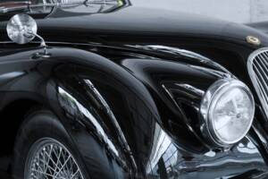 Image 40/47 de Jaguar XK 120 FHC (1954)