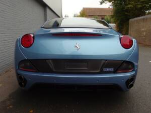 Image 7/49 of Ferrari California (2010)