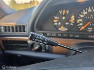 Image 33/50 de Mercedes-Benz 300 SE (1989)
