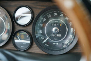 Image 36/50 of Volvo 1800 E (1971)