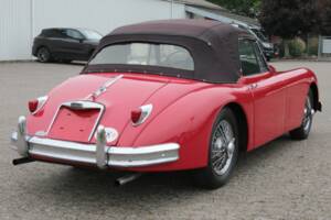 Image 83/84 of Jaguar XK 150 SE DHC (1958)