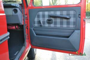 Image 17/50 of Mercedes-Benz 200 GE (SWB) (1987)