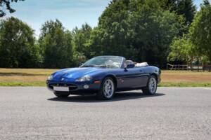 Image 14/36 of Jaguar XK8 4.0 (2001)