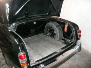 Image 6/30 of Mercedes-Benz 180 Db (1961)