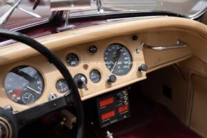 Image 24/32 de Jaguar XK 140 OTS (1955)
