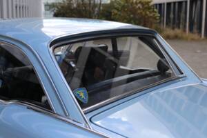 Image 34/56 of Peugeot 404 Coupé (1968)