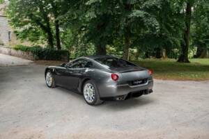 Image 2/50 de Ferrari 599 GTB Fiorano (2006)