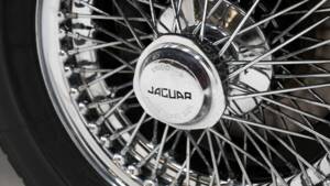 Image 13/15 de Jaguar Type E (2+2) (1969)