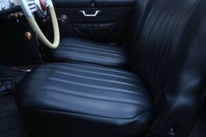 Image 21/50 of SIMCA 8 Sport (1950)