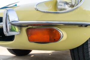 Image 64/78 de Jaguar E-Type (1969)