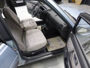 Bild 16/24 von Peugeot 305 (1986)