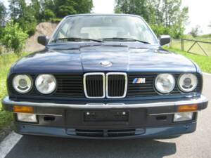 Bild 21/50 von BMW 325i (1989)