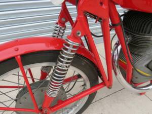 Image 34/43 de MV Agusta 175 CS Sport Disco Volante (1955)