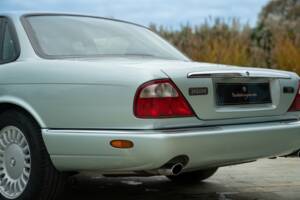 Image 17/50 de Jaguar XJ 8 Sovereign (1997)
