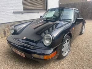 Image 8/18 of Porsche 911 Carrera 2 (1990)