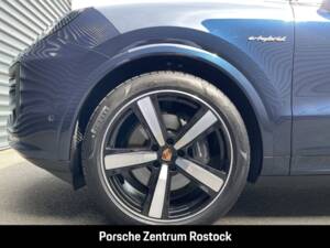 Bild 6/31 von Porsche Cayenne Coupé E-Hybrid (2025)
