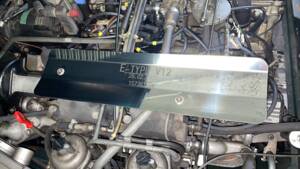 Bild 11/12 von Jaguar E-Type V12 (2+2) (1972)