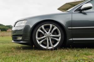 Bild 8/24 von Audi S8 V10 (2009)