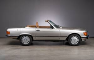 Bild 4/23 von Mercedes-Benz 560 SL (1987)