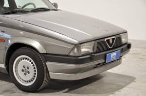Bild 32/34 von Alfa Romeo 75 2.0 Twin Spark (1988)