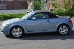 Image 3/20 de Audi TT 3.2 quattro (2004)