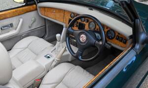 Bild 4/50 von MG RV8 (1995)