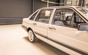 Image 33/132 of Volkswagen Santana 1.8 (1985)