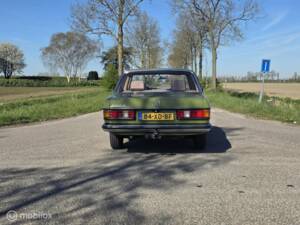 Imagen 7/50 de Mercedes-Benz 200 D (1982)