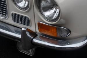 Image 40/50 of Jaguar XJ 6 4.2 (1972)