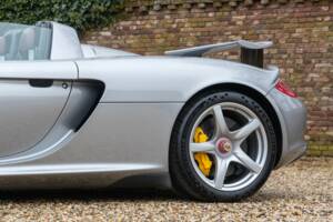 Image 25/50 de Porsche Carrera GT (2005)