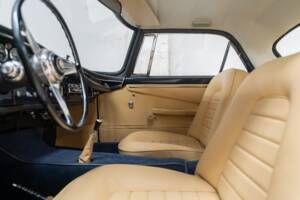 Bild 17/41 von Maserati 3500 GTI Touring (1962)