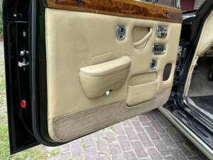 Bild 13/17 von Rolls-Royce Silver Shadow II (1976)
