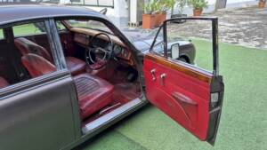 Bild 37/76 von Jaguar Mk II 2.4 (1963)