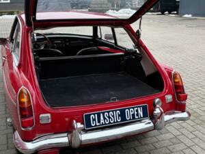 Image 13/23 of MG MGB GT (1968)