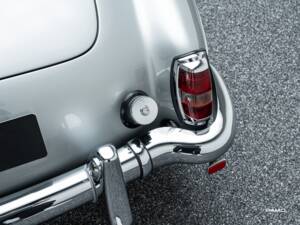 Image 24/44 of Mercedes-Benz 190 SL (1957)