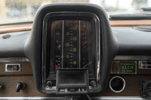 Image 42/50 of Mercedes-Benz 220 S b (1967)