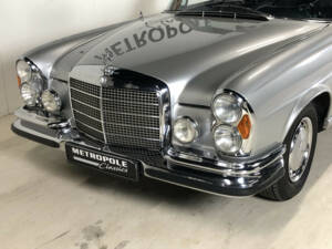 Image 16/31 of Mercedes-Benz 280 SE 3,5 (1970)