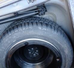 Image 165/171 of Mercedes-Benz E 220 (1994)